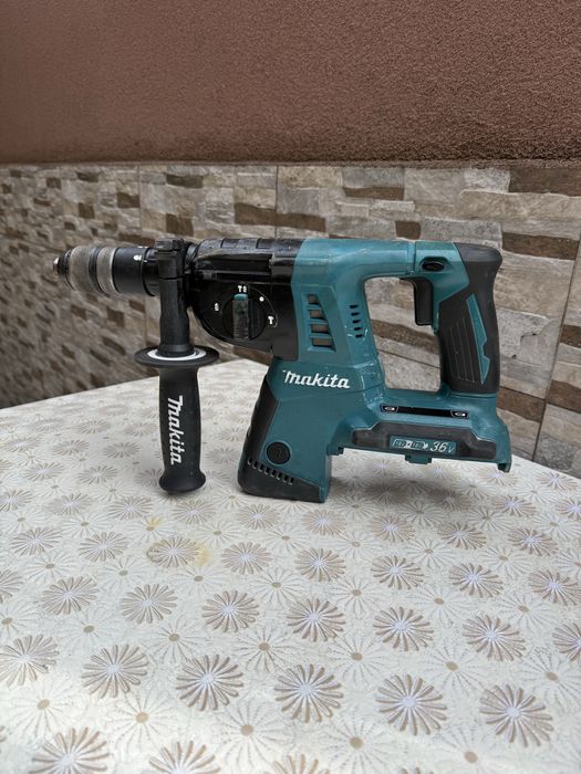 Акумулаторен перфоратор MAKITA DHR264