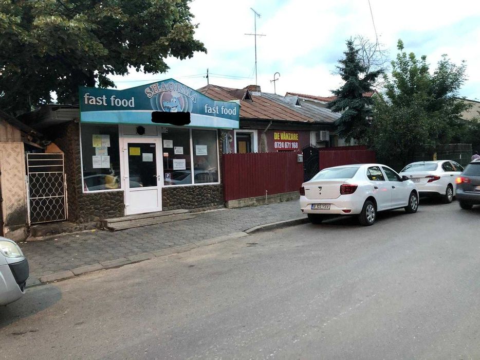 Vand casa + spatiu comercial