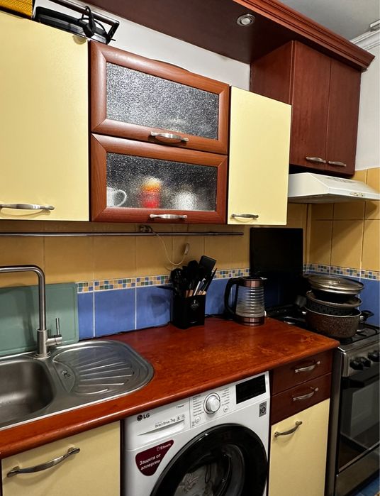 Кухонный гарнитур с газовой плитой