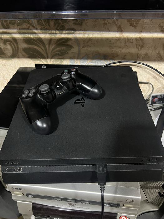Playstation 4  sotiladi