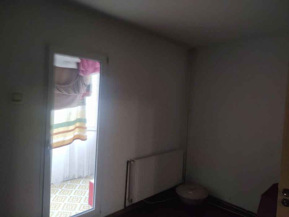 De vânzare apartament 3 camere
