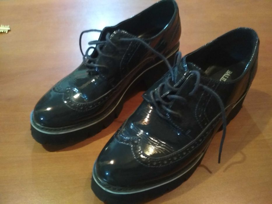 Продам ботильоны новые оригинал 38-39р