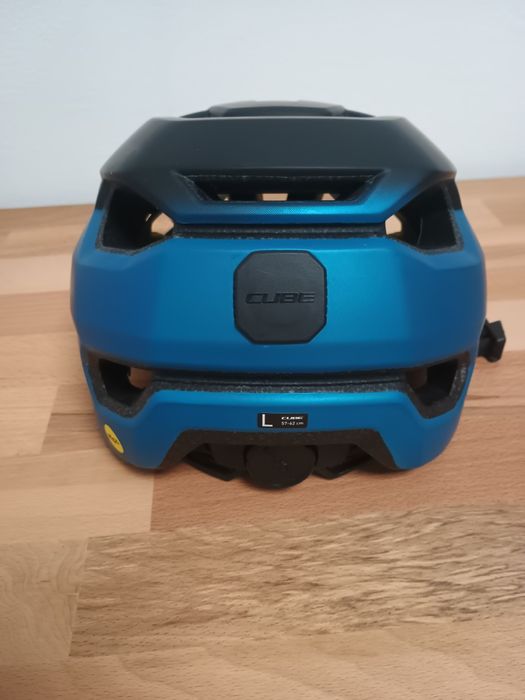 Велосипедна каска CUBE stray