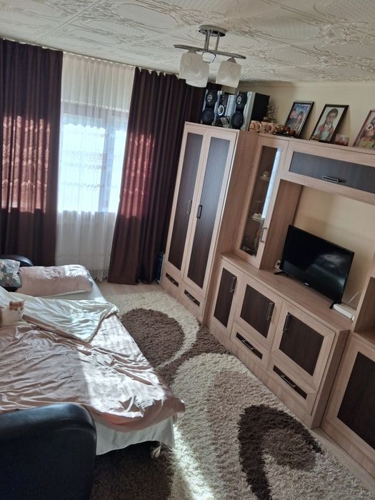Vând apartament 3 camere