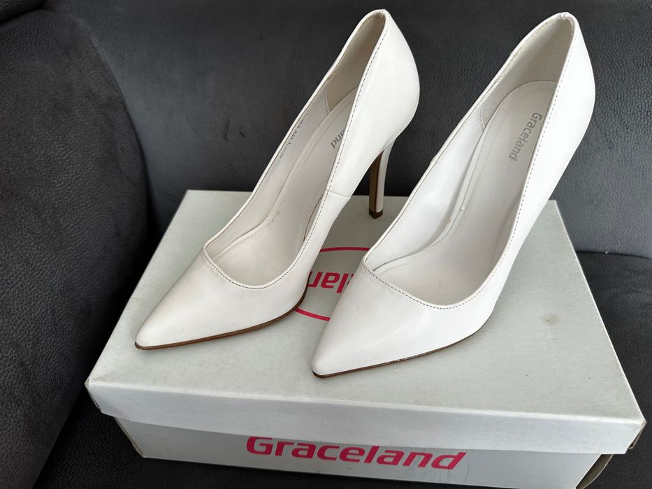 Чисто нови обувки 36 номер