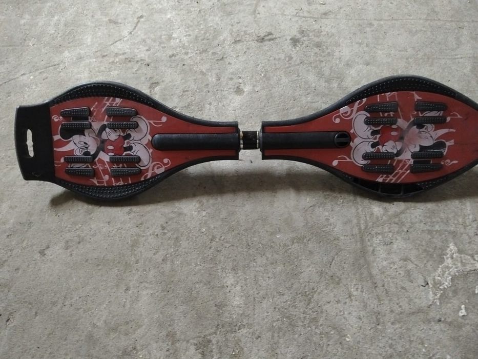 Продам ролики и скейтборд