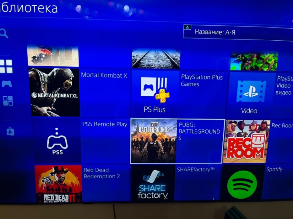 PS 4 PRO в хорошем состоянии с подставкой