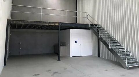 Подиум разделение домов и складов из металлоконструкций