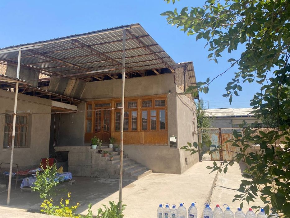 Uy sotiladi 11 sotik