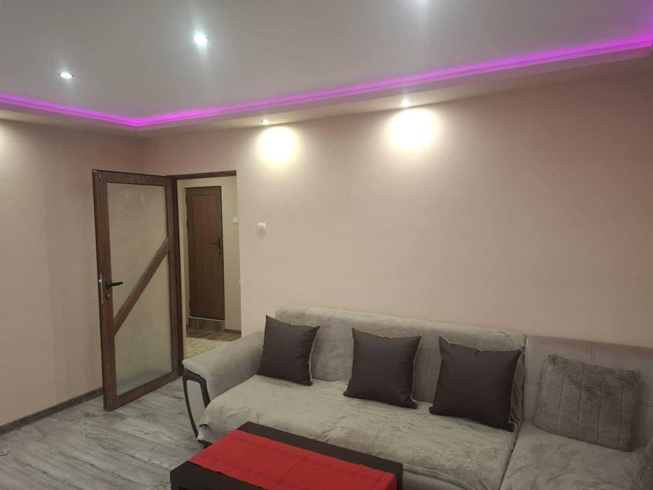 Дава се под наем Двустаен апартамент в Плевен, Идеален център - 70 кв.м за 408 € - Снимка #4