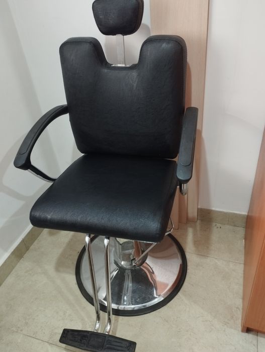 Продам кресло парикмахера