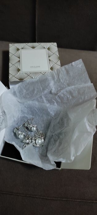 Колие със обеци чисто ново