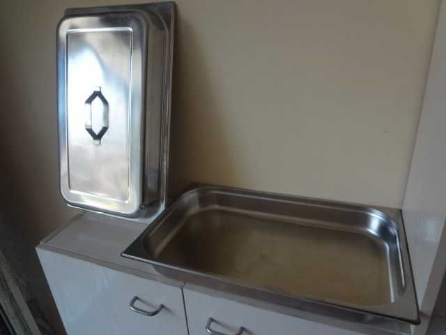 Голяма иноксова тава с капак и стойка