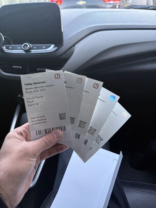 Yulduz Usmonova oldi qatorlardan biletlar bor