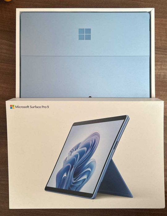 Vand Tableta noua Microsoft Surface PRO 9 cu keyboard, mouse, pen