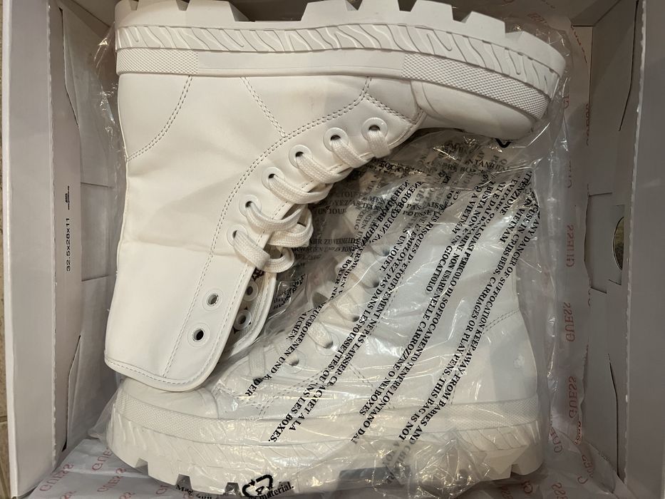 Нови! Оригинални боти Guess 37