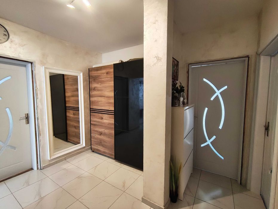 Продава се Четиристаен апартамент в Търговище, Център - 120 кв.м за 723 €/кв.м - Снимка #13