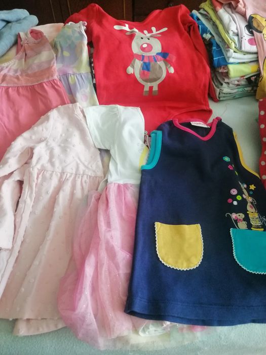 Hăinuțe frumoase și jucării pentru fetița  0-3 ani.