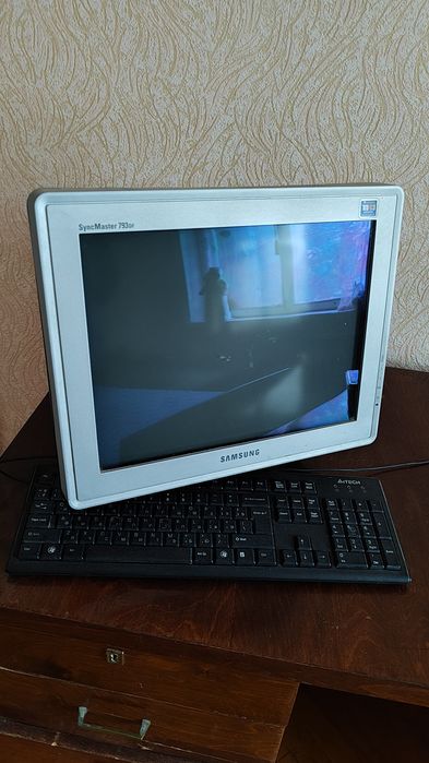 Монитор Samsung 793