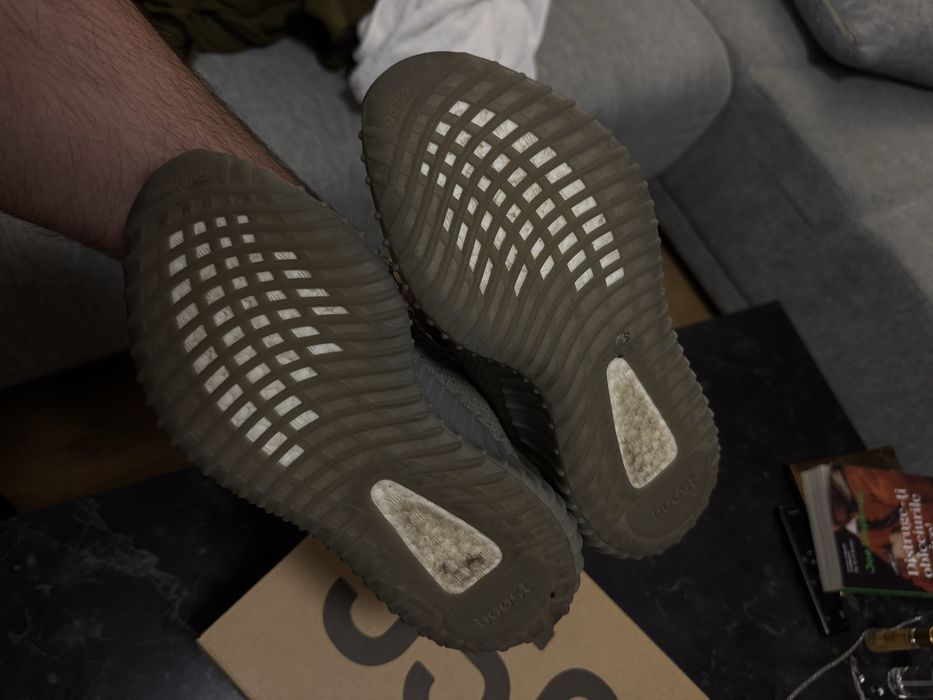 Adidas Yeezy Boost graphite marimea 38