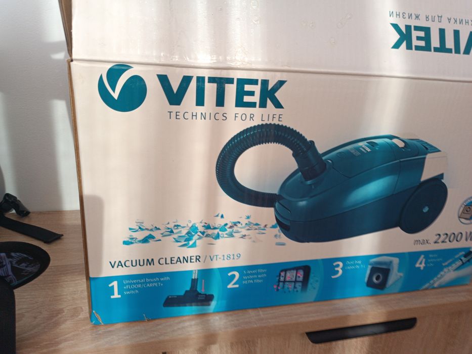 Продам пылесос vitek VT-1819