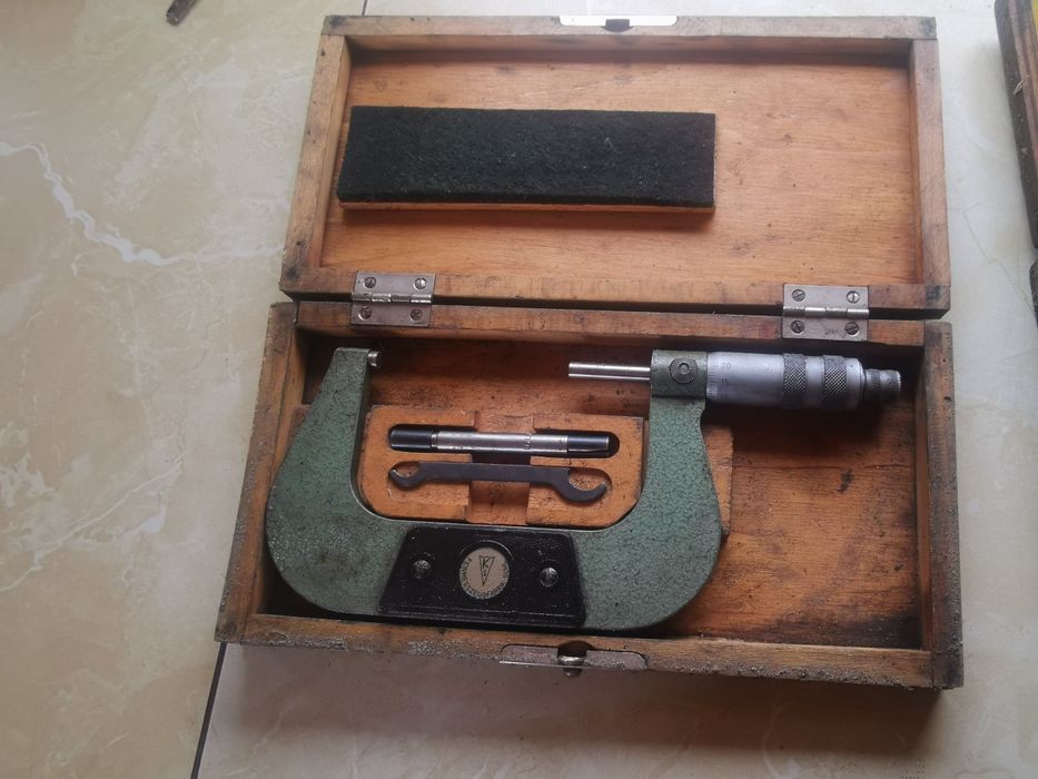 2 броя микрометри