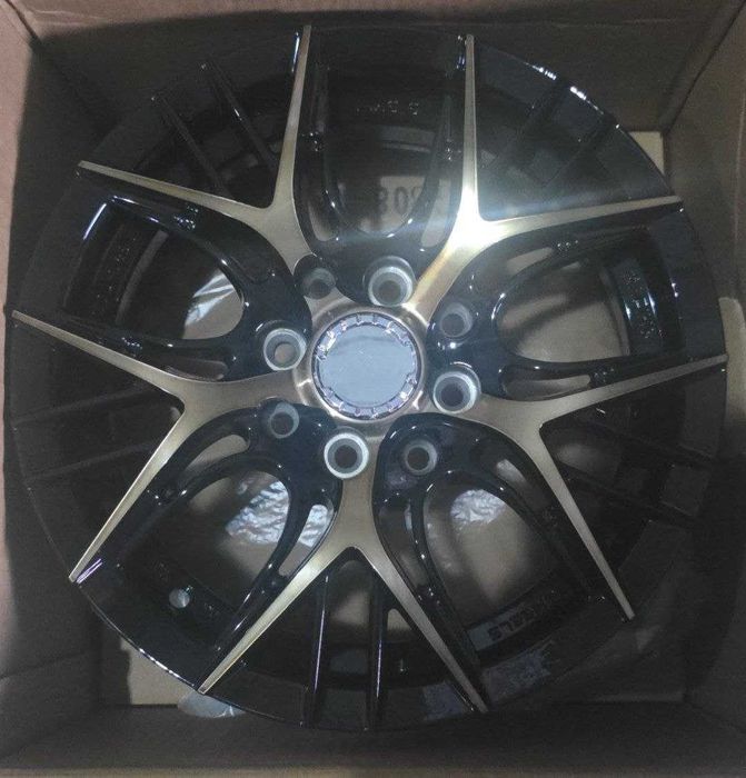 FORMULA Saka Sport Diskalar RAYS TE37 14R 8/100/114