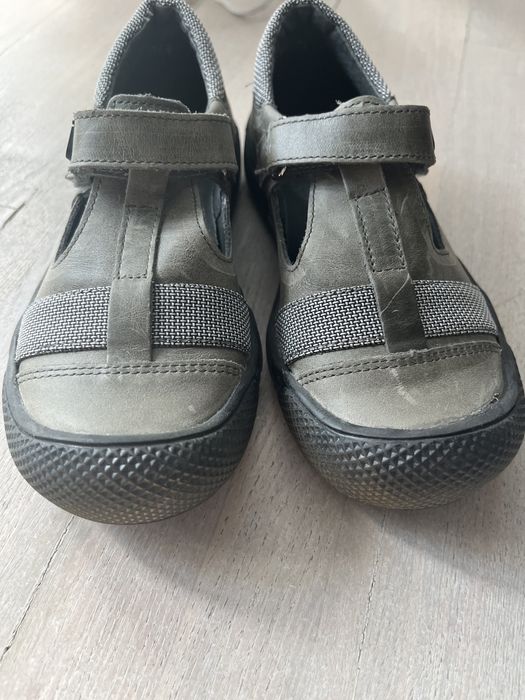 Детские сандалии