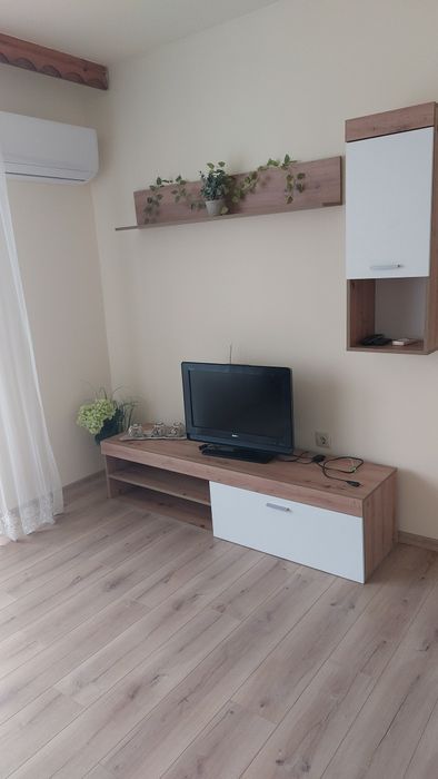 Тристаен апартамент до парк Лаута