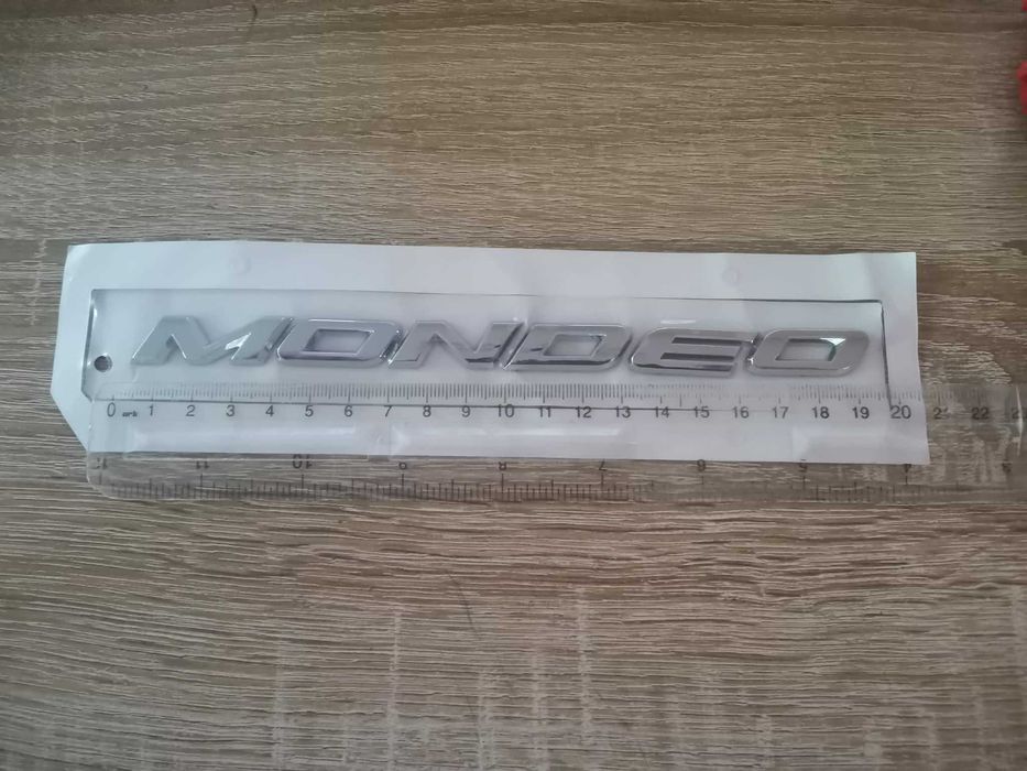 сребрист надпис Ford Mondeo нов стил (MK V)