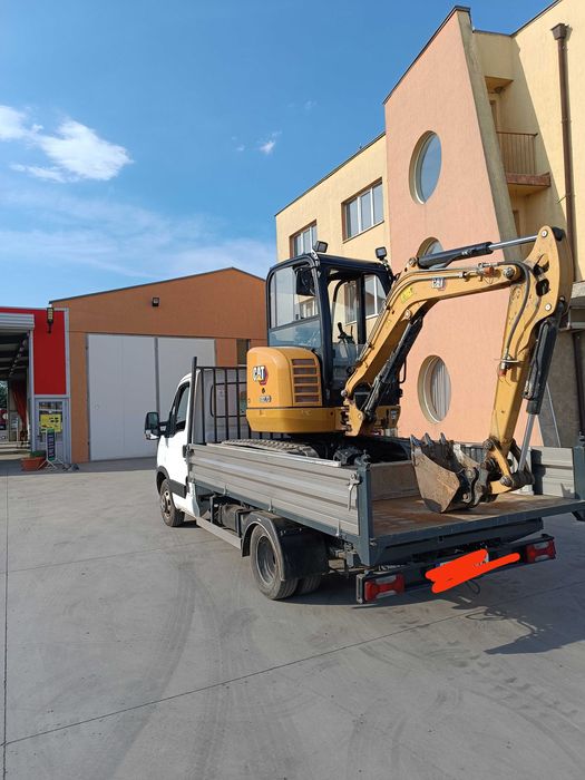 Багер и самосвал