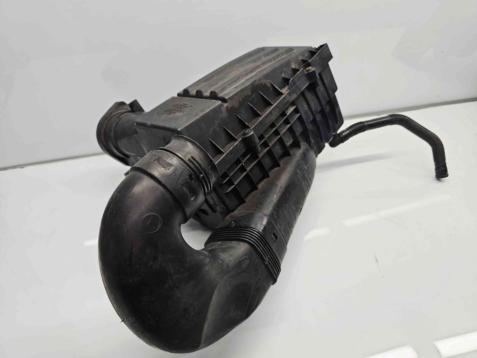 Carcasa filtru aer  Volkswagen Passat B6 (3C2) [Fabr 2005-2010] 3C0129