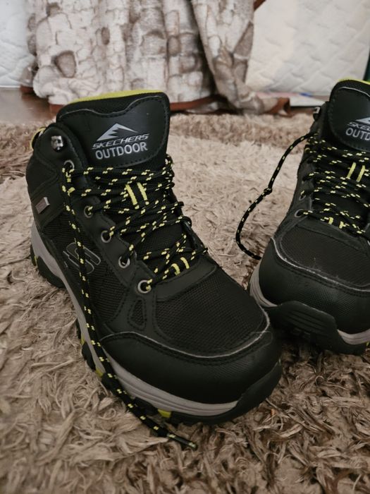 Skechers  зимни Ботуши 39.5
Непромокаеми боти Selmen Melano,