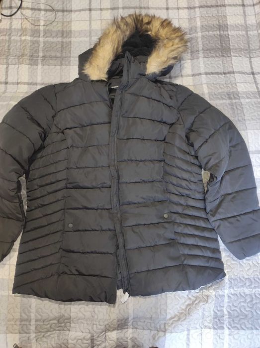 Чисто ново черно зимно яке LC WAIKIKI