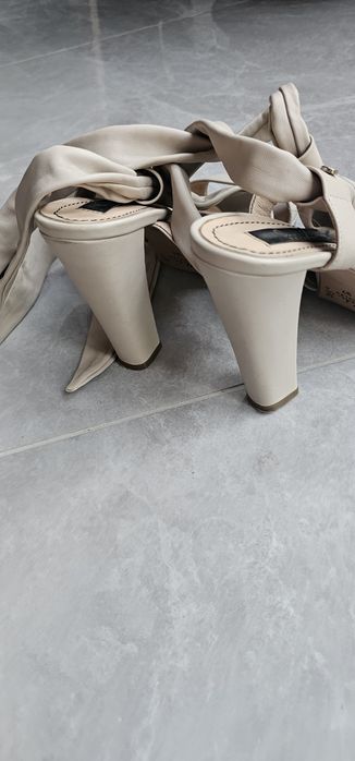 Sandale Musette piele naturala crem, marimea 37, toc gros
