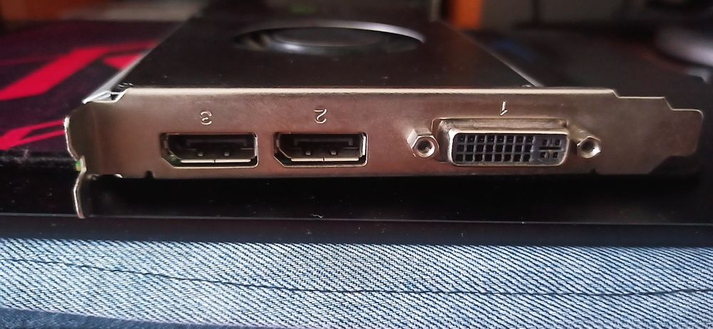 Nvidia Quadro FX 3800 б/у рабочий