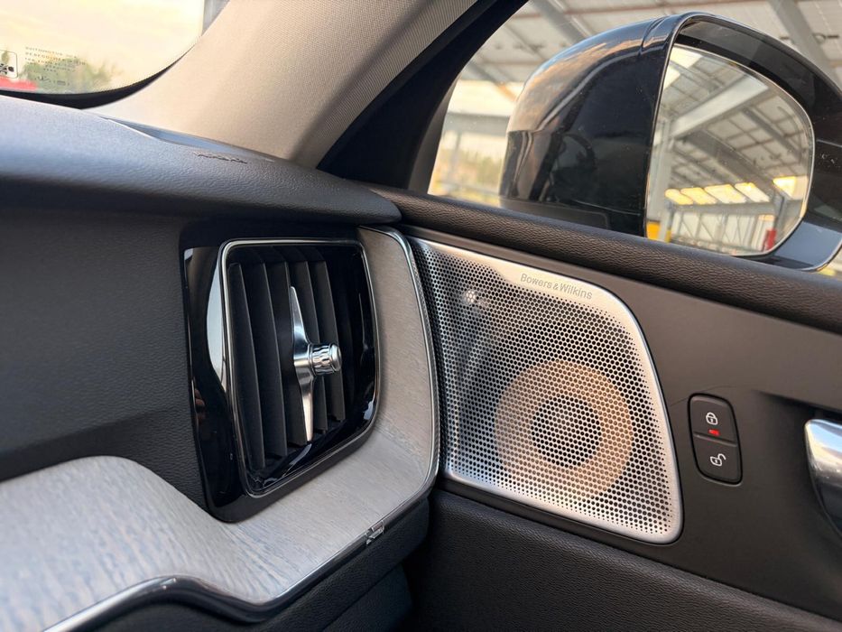 Volvo XC60 D5 AWD Inscription 235CP – Bowers & Wilkins
