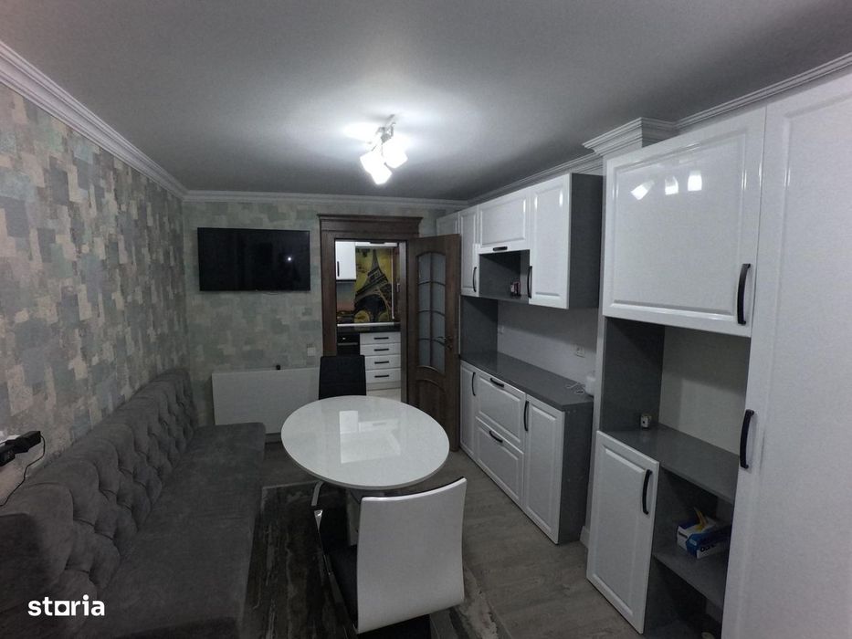 Apartament 3 camere decomandat