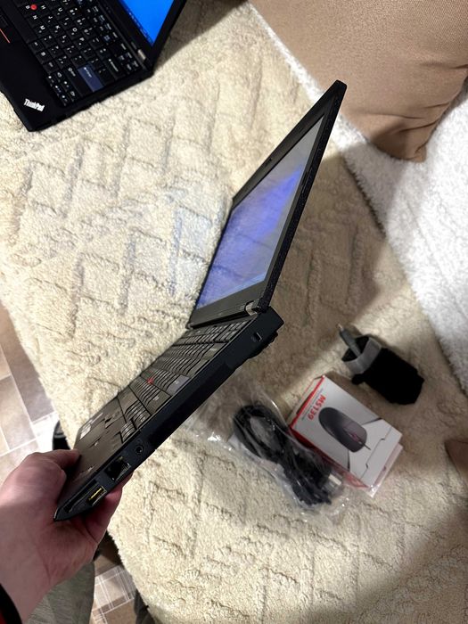 Универсальный нотубук Lenovo Thinkpad x220