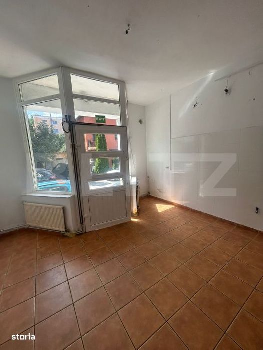Spatiu comercial stradal