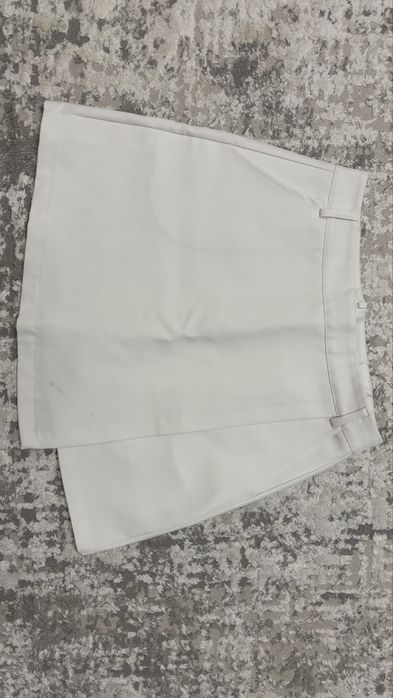 Юбка белая новая