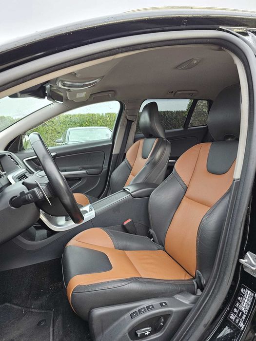 Volvo V60 Cross Country AWD !