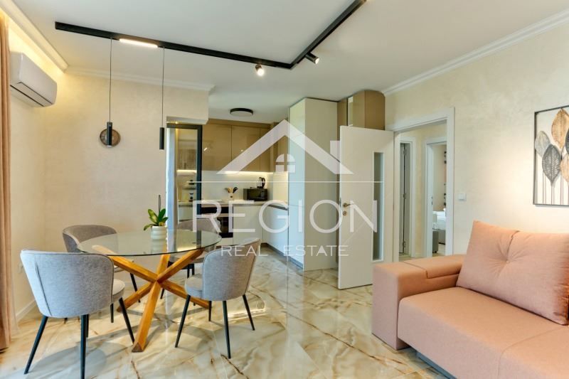 Дава се под наем Тристаен апартамент в Варна, Галата - 85 кв.м за 800 € - Снимка #1