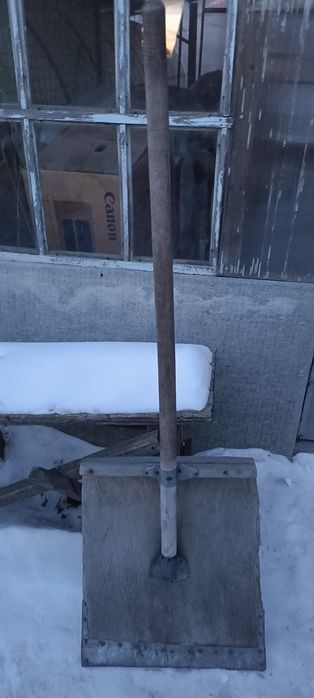 Продам лопату снеговую