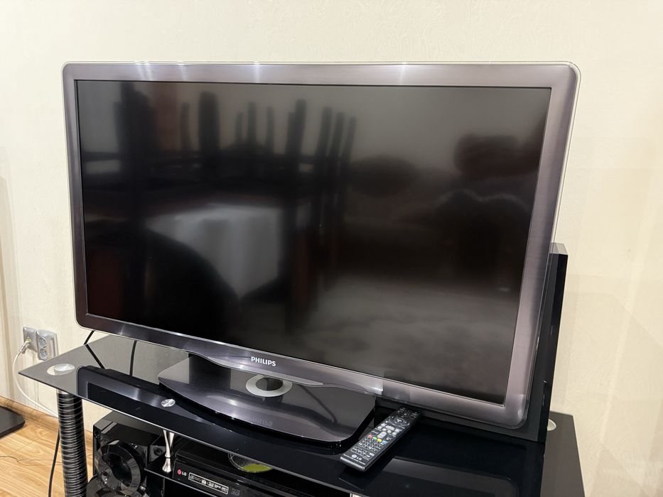 Продам телевизор Philips + Blu-ray/DVD-плеер LG