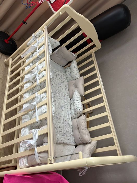 Детская кроватка