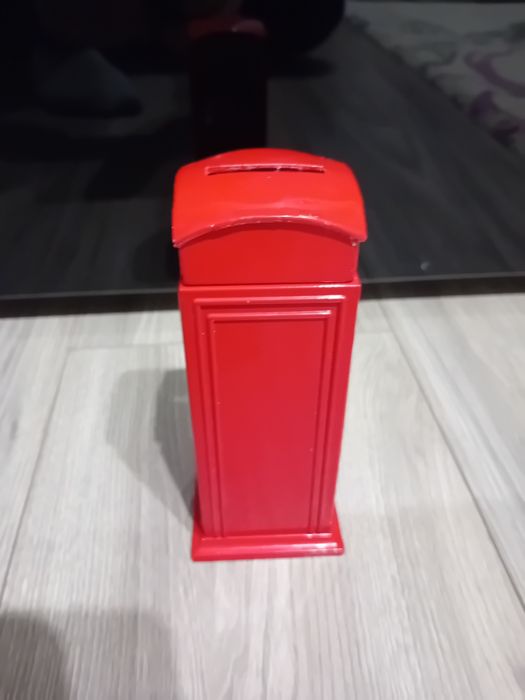 Pusculita cabina telefon UK