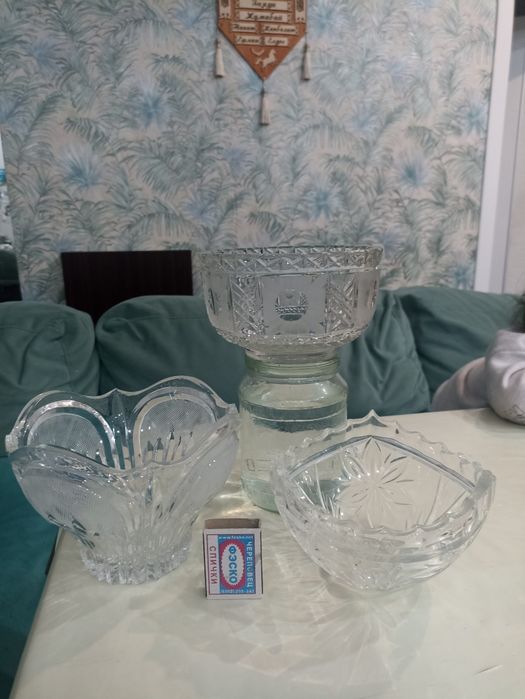 Тарелки 50 штук, хрусталь  Юг