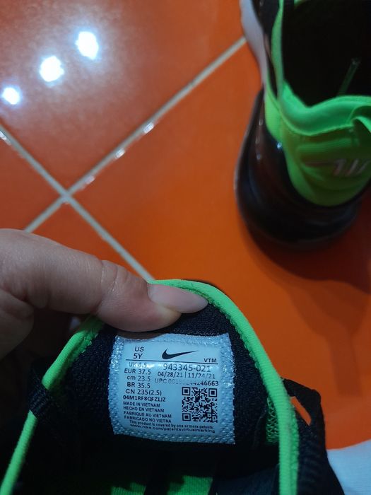 Vând adidași nike air max 270