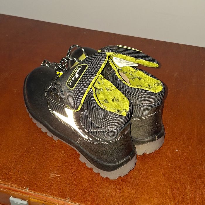 Продается рабочая обувь